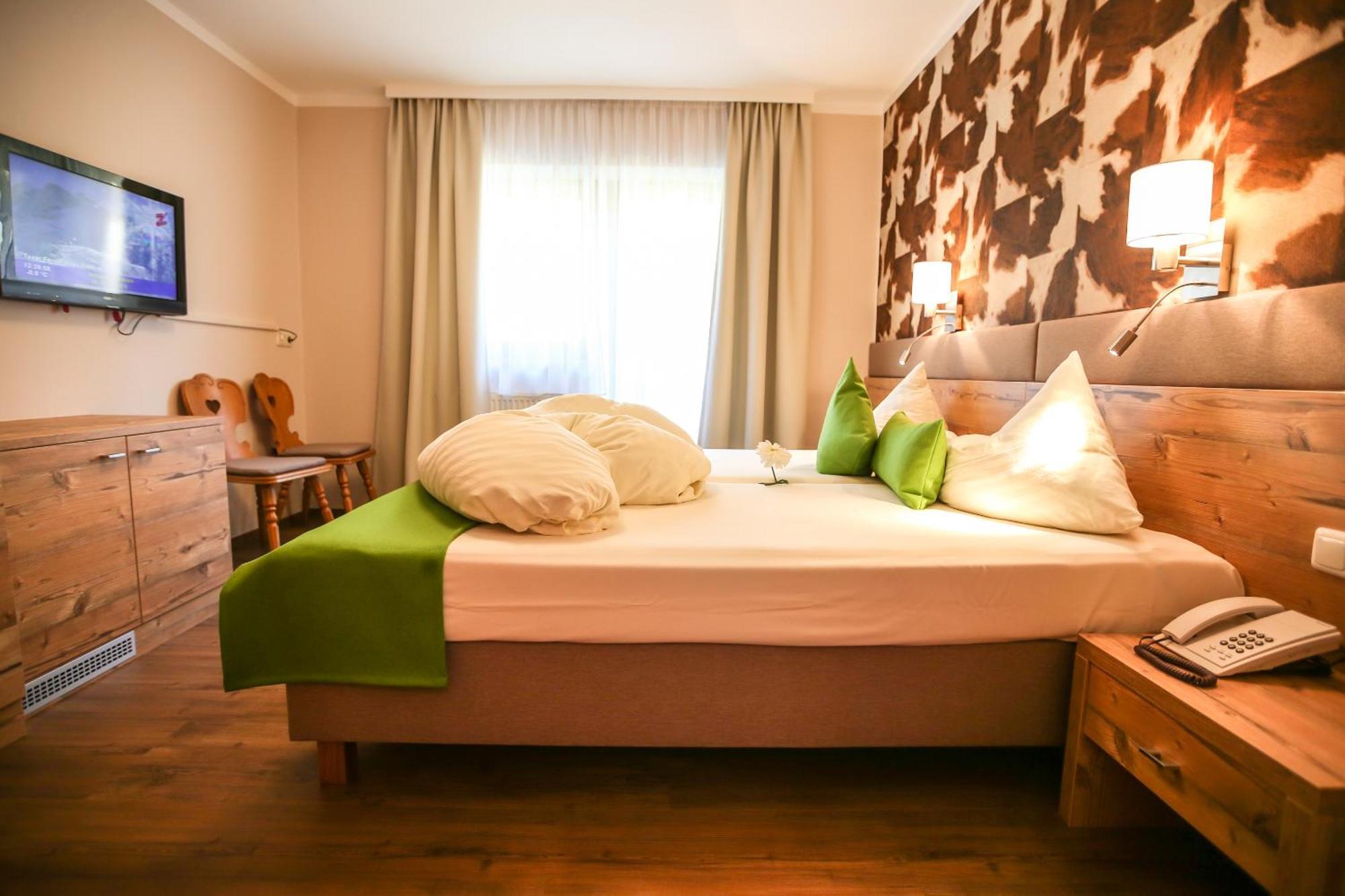 Hotel Landhaus Carla Mayrhofen Room photo
